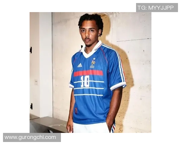 足球明星的搞笑穿搭趣事大揭秘时尚与幽默的完美结合