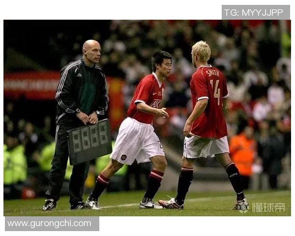 足球明星退役后的生活与挑战揭秘,重返绿茵场的梦想与现实交织 足球明星退役后的生活与挑战揭秘,重返绿茵场的梦想与现实交织